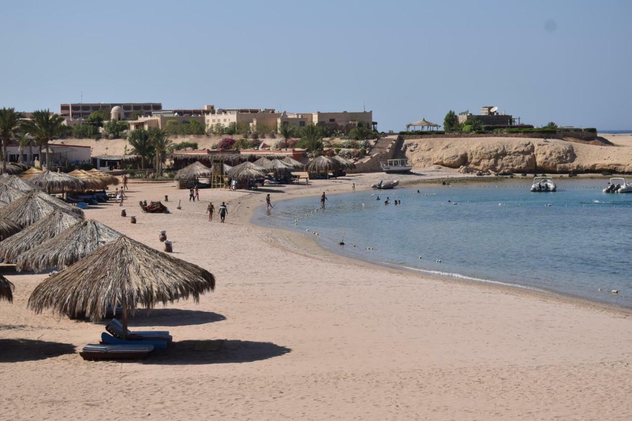 Sharm El Naqa beach